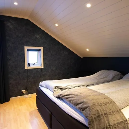 Private Guest Floor With Fjord View & Bath * Tromsø